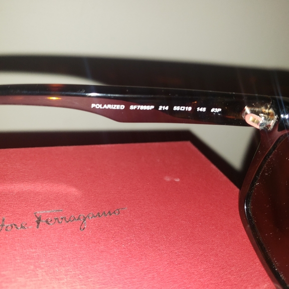 Salvatore Ferragamo polarized tortoise sunglasses - Picture 2 of 4